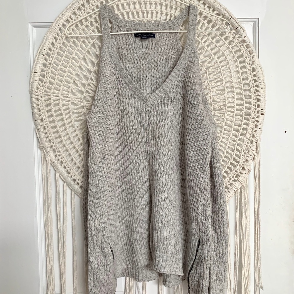 American Eagle Outfitters sweater w/ zippers